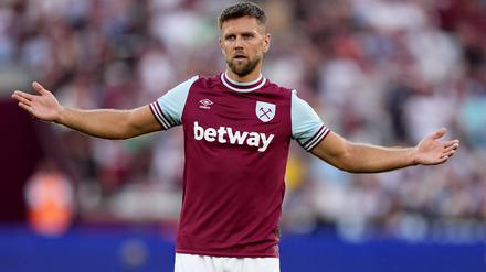 Neuer Look. Niclas Füllkrug trägt jetzt das Trikot von West Ham United.