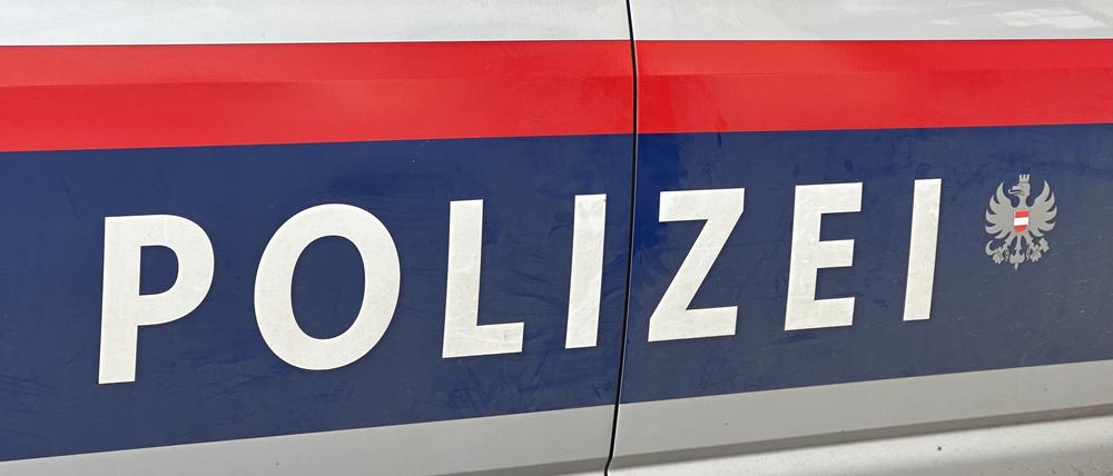 Die österreichische Polizei teilte am Mittwoch den Tod des 77-Jährigen mit.