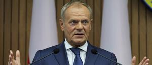 Der polnische Premierminister Donald Tusk nimmt an einer gemeinsamen Pressekonferenz mit dem moldawischen Premierminister Dorin Recean in Chisinau, Moldawien, am 4. September 2024 teil. Nach den russischen Angriffen auf Lwiw bietet er Hilfe für den Wiederaufbau zerstörter Infrastruktur an. 