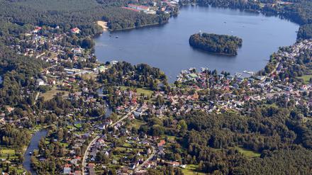 Bei einem Unfall auf dem Werlsee sind drei Menschen verletzt worden. (Symbolbild)