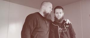 Die damaligen salafistischen Prediger Pierre Vogel (links) und Sven Lau bei einer Kundgebung radikaler Muslime im Jahr 2014.