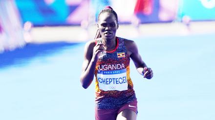 Rebecca Cheptegei aus Uganda lief für ihr Land bei den Olympischen Spielen mit. 