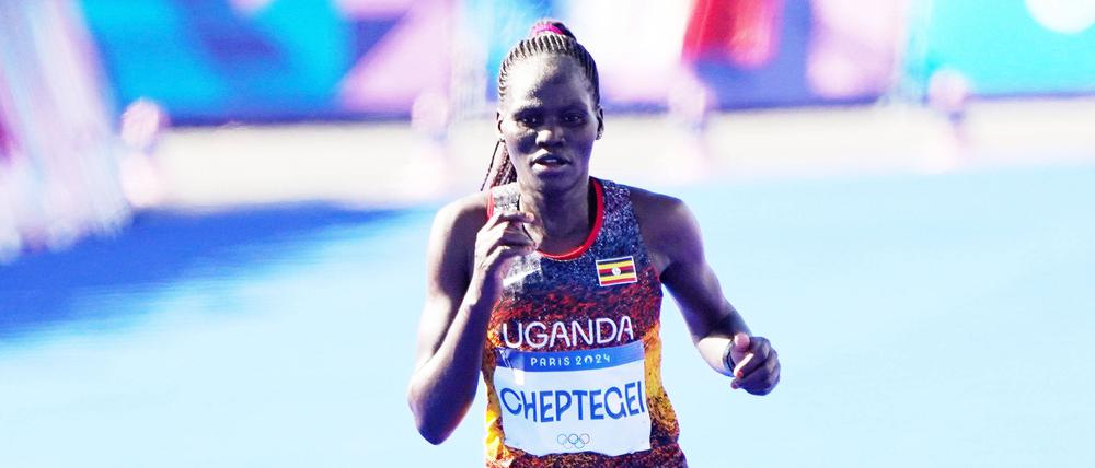 Rebecca Cheptegei aus Uganda lief für ihr Land bei den Olympischen Spielen mit. 