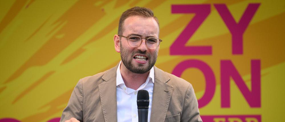 Zyon Braun empfindet die Nicht-Berücksichtigung seiner Partei bei einer Wahlkampfsendung als „Skandal“.