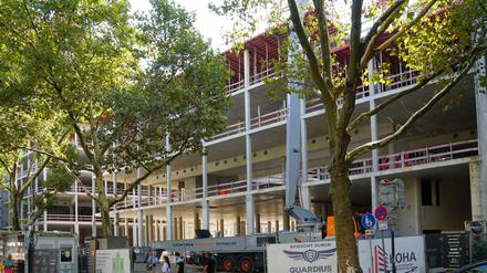 Nach einem mehr als einjährigen Baustopp gehen die Arbeiten für das neue Stadtquartier "Fürst" am Kurfürstendamm weiter.