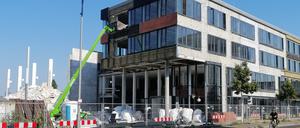 Das Solarwerk wird nach langem Leerstand abgerissen, die Gebäude sollen aber woanders wieder aufgebaut werden.
