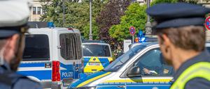 Polizisten in München beim Großeinsatz am Karolinenplatz nach dem Schusswechsel.