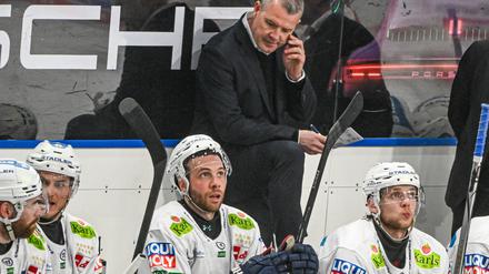 Nicht stark genug. Trainer Serge Aubin und die Eisbären verlieren das erste Pflichtspiel.