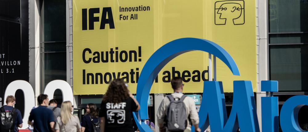 Besucher auf der IFA 2024.