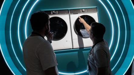 Wenn Waschmaschinen die Zukunft sind: Futuristisch präsentiert wird auf der IFA einfach alles.
