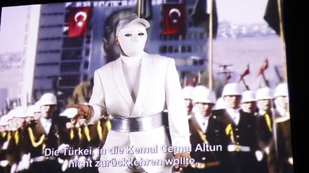 Szene aus „Pop, Pein, Paragraphen“ von Cem Kaya und Ekim Zafer Acun (Şokopop).