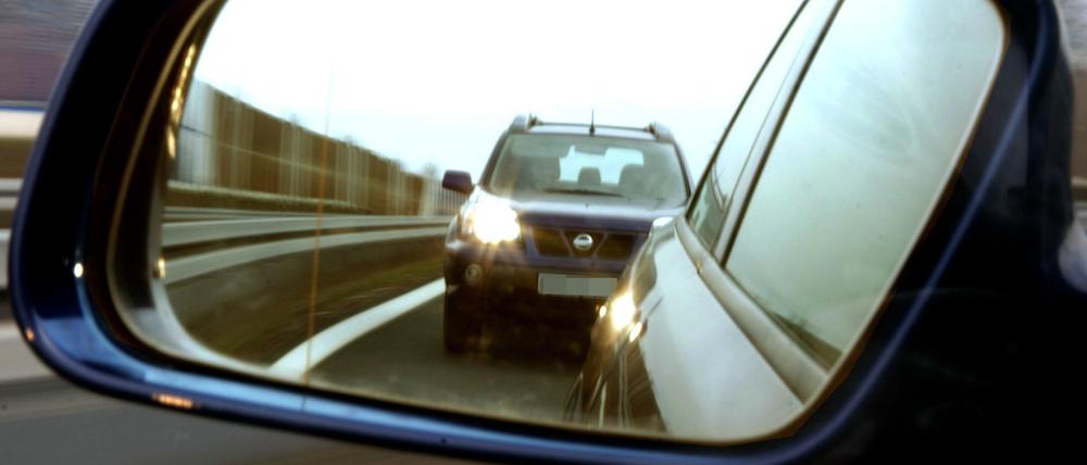 Wieder so ein Drängler. In Berlin verwechseln Autofahrer Straßen und Autobahn immer öfter mit Autoscooter. Unserer Redakteurin hinterm Steuer reicht es.