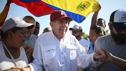 Der venezolanische Präsidentschaftskandidat Edmundo Gonzalez Urrutia bei einer Veranstaltung im Juni.