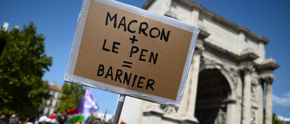  In Frankreich haben am Samstag nach Angaben des Innenministeriums mehr als 100.000 Menschen gegen die Ernennung des neuen rechtsgerichteten Premierministers Michel Barnier demonstriert. 