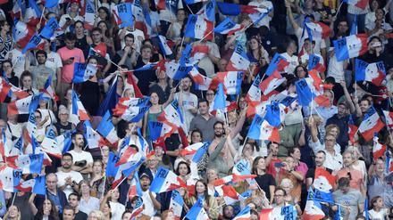 Bei den Paralympics in Paris ist die Flagge der Franzosen omnipräsent. 
