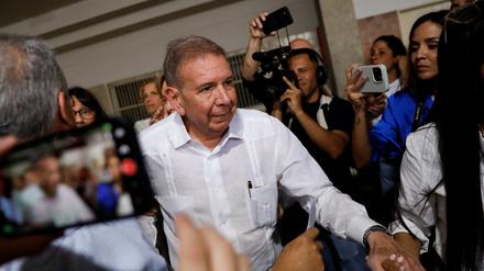Am Samstag stieg Oppositionskandidat González in einen Flieger nach Spanien – und ins Exil.