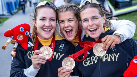 Edina Müller (l), Anja Adler (r) und Felicia Laberer (M)