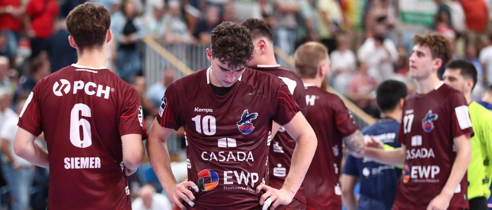 Kapitän Elias Kofler (Nummer 10) und der 1. VfL Potsdam mussten im ersten Bundesligaspiel der Vereinsgeschichte eine Niederlage hinnehmen.