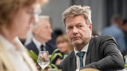 Robert Habeck (Bündnis 90/Die Grünen), Bundesminister für Wirtschaft und Klimaschutz, am Freitag bei einem Abendessen der Auslandshandelskammer in Thessaloniki. 