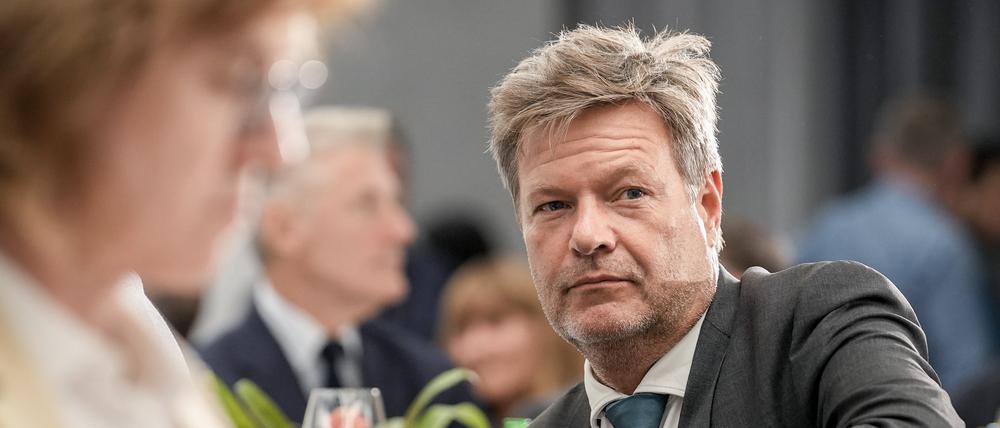 Robert Habeck (Bündnis 90/Die Grünen), Bundesminister für Wirtschaft und Klimaschutz, am Freitag bei einem Abendessen der Auslandshandelskammer in Thessaloniki. 