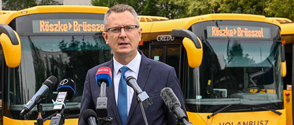 Bence Retvari, Staatssekretär im Innenministerium Ungarns, bei Vorstellung der Aktion am Freitag.
