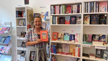 Monica Tschanz, Geschäftsführerin der im August eröffneten FrauenLesbenBuchhandlung in Schöneberg, in der es ausschließlich Literatur von Frauen gibt.
