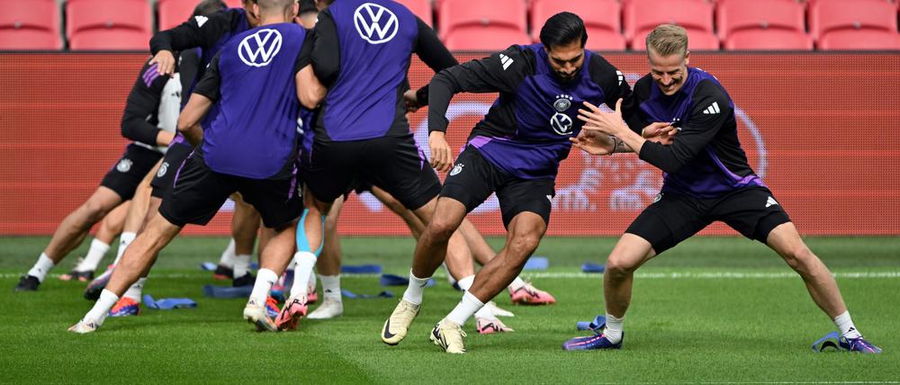Die Nationalmannschaft beim Training in Amsterdam.