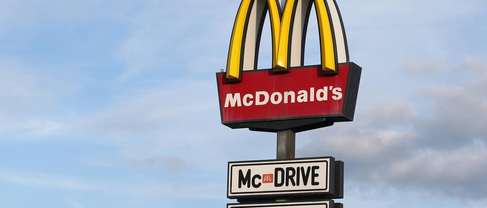 Im Durchschnitte bewirtet eine deutsche McDonald’s-Filiale an einem Sonnabend 1600 Gäste.