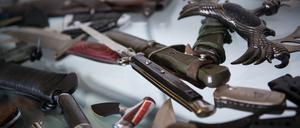Gewalttaten mit Messern geschehen häufiger. 2023 registrierte die Polizei 3482 Fälle. Das waren 165 mehr als 2022.