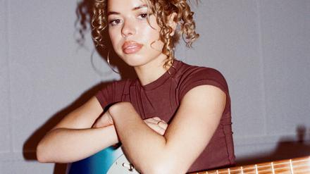 Die britische Musikerin Nilüfer Yanya.