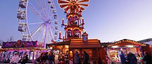 Weihnachtsmarkt auf dem Bassinplatz.