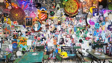 Die Wand am Kino Intimes in Friedrichshain. 