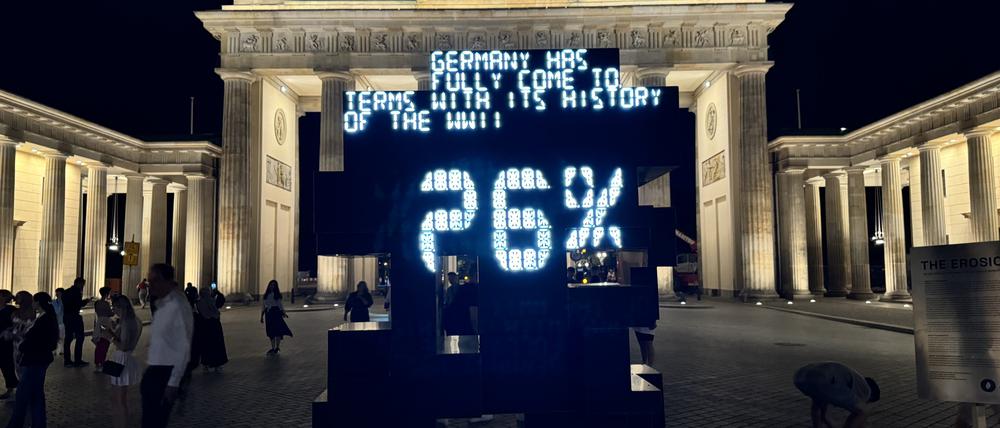 Die Skulptur „Erosion“ des Warschauer Künstlerkollektivs panGenerator thematisiert das Unwissen der Deutschen über Polen. 