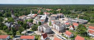 Blick auf Beelitz-Heilstätten. Ende 2020 wurde der Bebauungsplan für den 1. Teilbereich eines neuen Projekts genehmigt. Insgesamt 250 Wohnungen in Mehrfamilienhäusern und 400 Einfamilien-, Reihen- und Doppelhäuser können im Rahmen dieser Planung entstehen. 