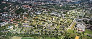 1800 Wohnungen, eine Schule, zwei Kitas und Gewerbeflächen entstehen auf dem 21 Hektar großen Areal. 