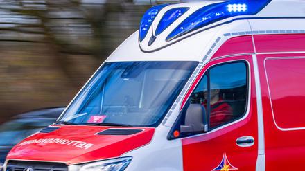 Ein 78-Jähriger starb in Cottbus bei einem Zusammenstoß mit einer Straßenbahn. (Symbolbild)