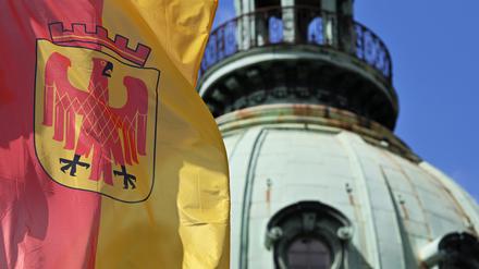 Potsdam-Flagge vor dem Rathaus.