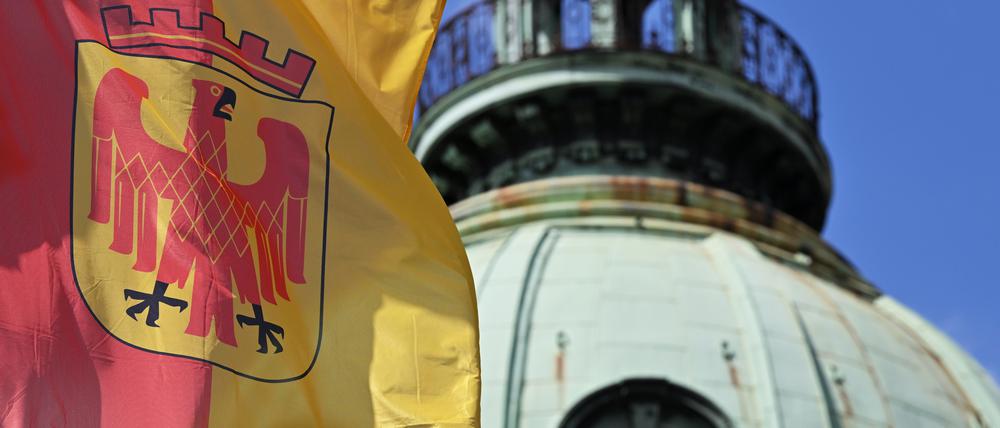 Potsdam-Flagge vor dem Rathaus.