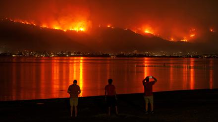 Das Airport Fire in Kalifornien hat sich innerhalb weniger Stunden explosionsartig ausgebreitet.