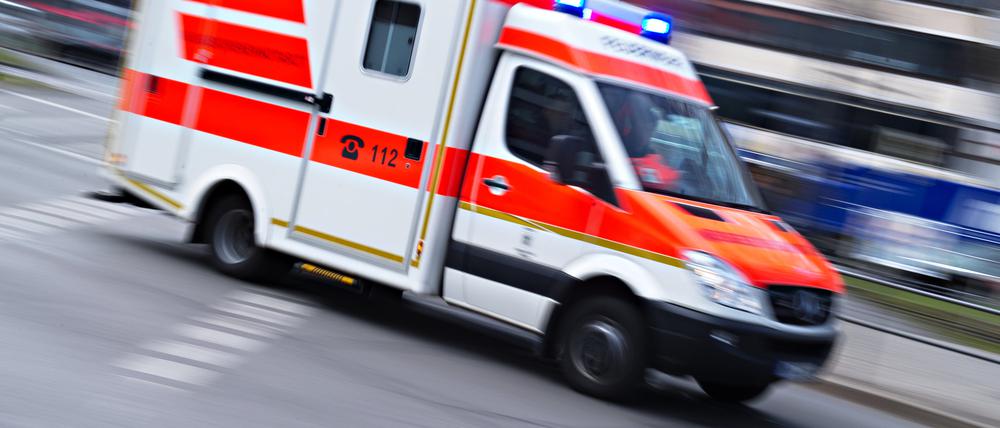 Ein Rettungswagen im Einsatz. (Symbolbild)
