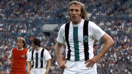 Günter Netzer spielt für Borussia Mönchengladbach gegen Köln. (Archivfoto, 1973) 