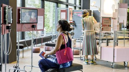 Der „Denkraum“ im Forschungscampus in den ehemaligen Dahlemer Museen wird am 18.9.2024 eröffnet. Forschung trifft auf Gesellschaft, als erstes Thema geht es um das Thema Zeit.