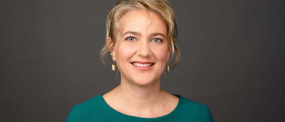 Corinna Enders, Dena-Chefin.