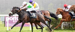 Auch Thore Hammer-Hansen (vorn) wird beim Renntag in Hoppegarten dabei sein.