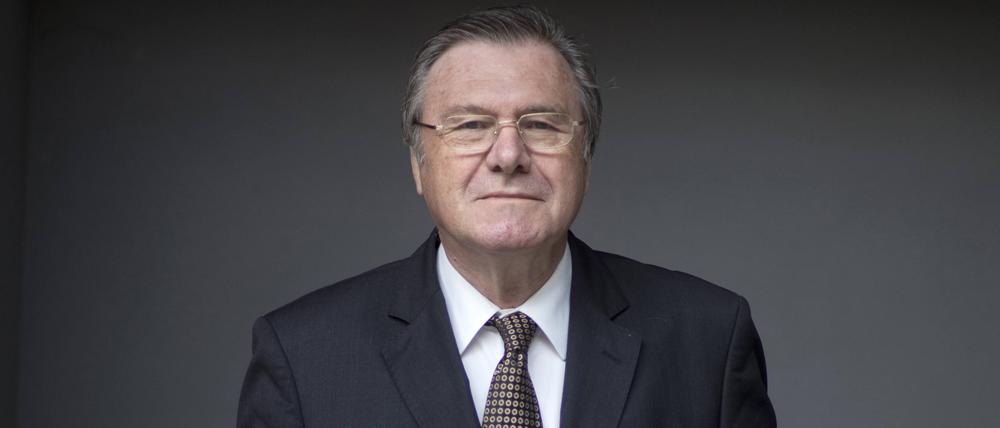 Wolfgang Gerhardt bei einem Fotoshooting.