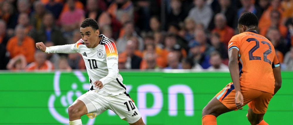 Jamal Musiala (l) glänzte zuletzt auch wieder in den Länderspielen, hier beim 2:2 gegen die Niederlande.