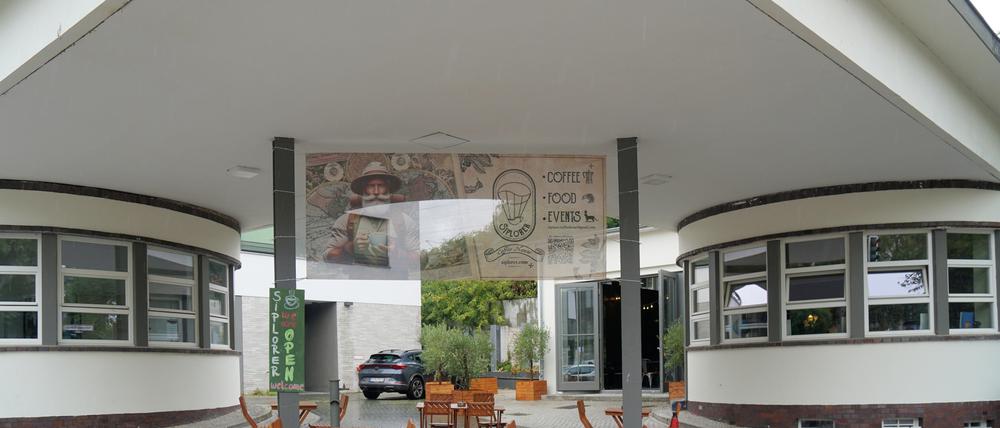 Die denkmalgeschützte frühere Tankstelle an der Heilbronner Straße in Charlottenburg.