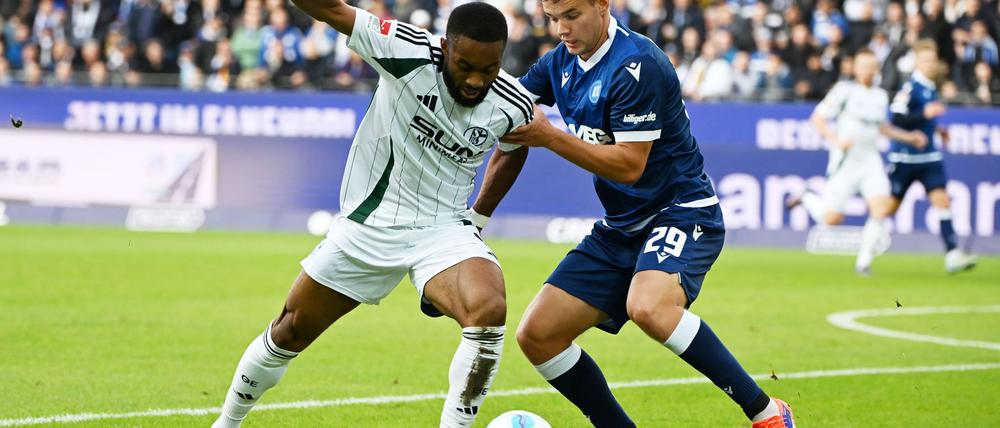 Lasse Günther (r.) und der KSC haben in der laufenden Saison noch nicht verloren.