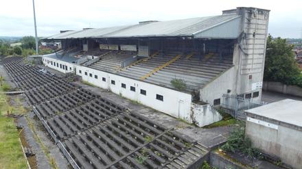 Der marode Casement Park in Belfast müsste aufwendig saniert werden.