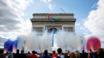 Mit einem Fest hat Paris sich von den Olympischen Spielen und den Paralympics verabschiedet.